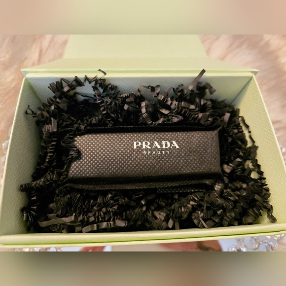 PRADA BEAUTY DICE 🎲 - Picture 8 of 9